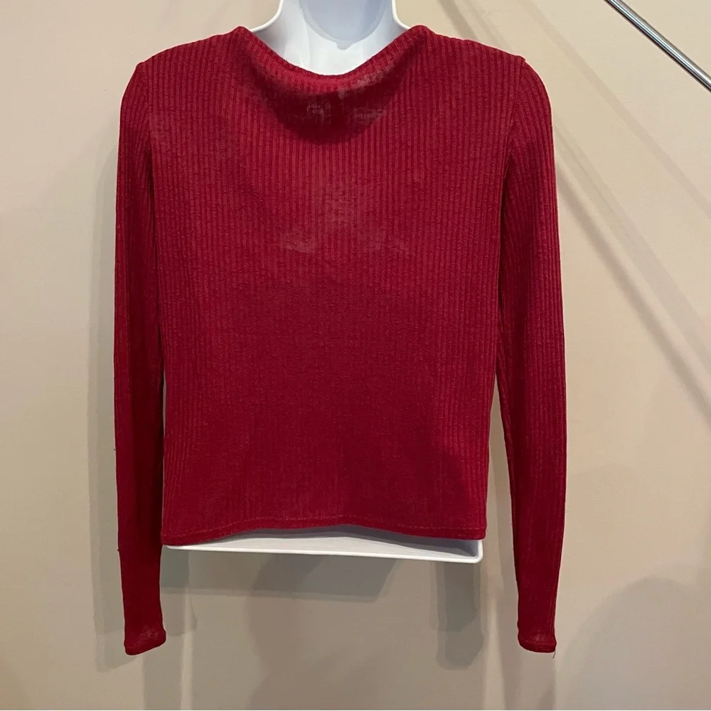 H&M Red lace up V neck croptop - Picture 3 of 8